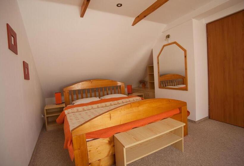 פנסיון Casa Cristina