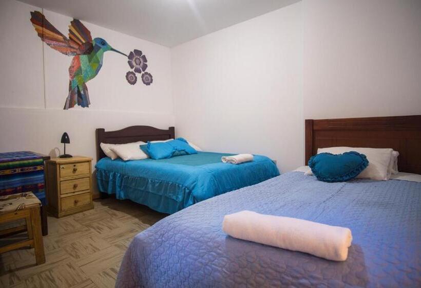 פנסיון Colonial House Inn