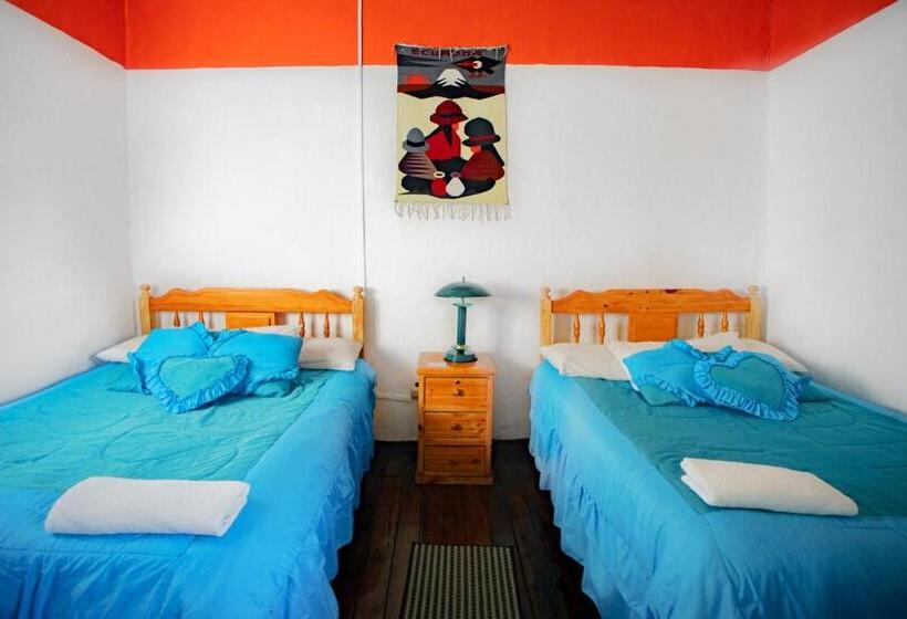 פנסיון Colonial House Inn