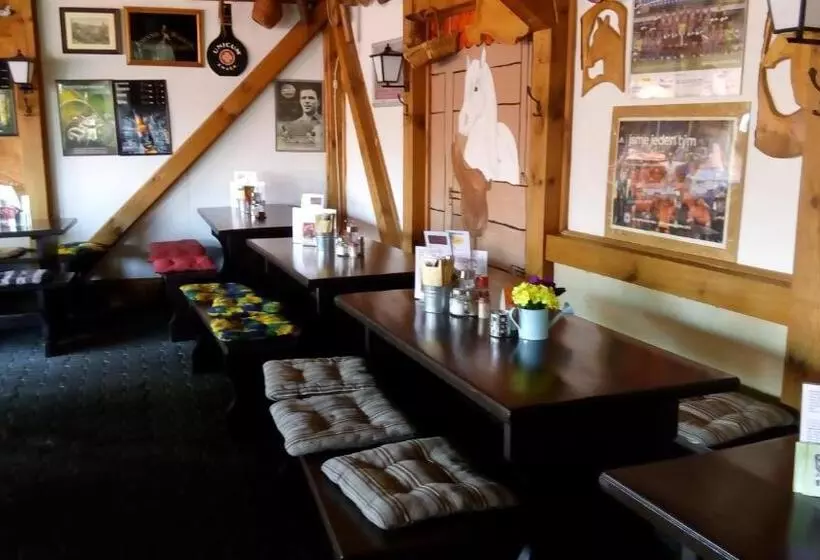 ペンション Fehérló Vendégház & Restaurant