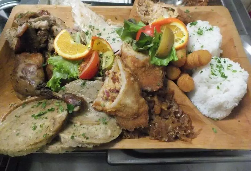 ペンション Fehérló Vendégház & Restaurant