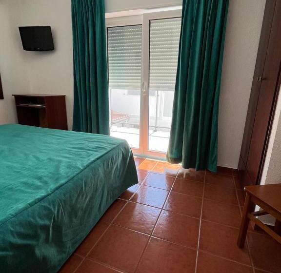 بنسيون O Cantinho