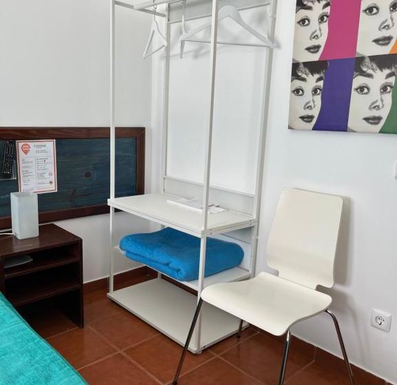 بنسيون O Cantinho