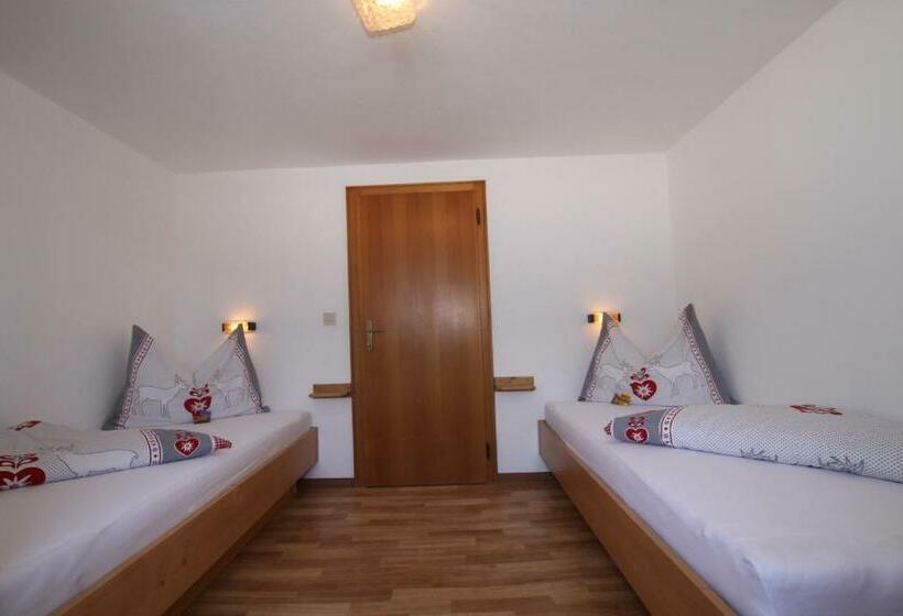 ペンション Pfandlhof