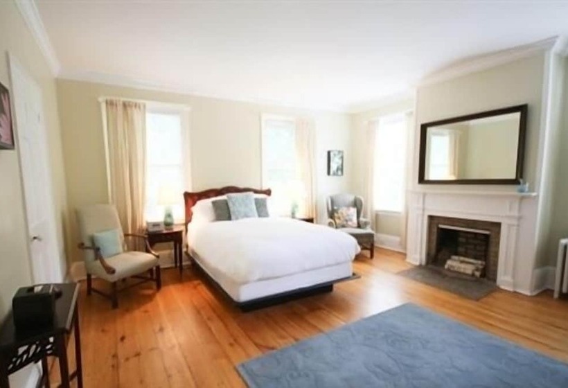 旅馆 Snapdragon Inn