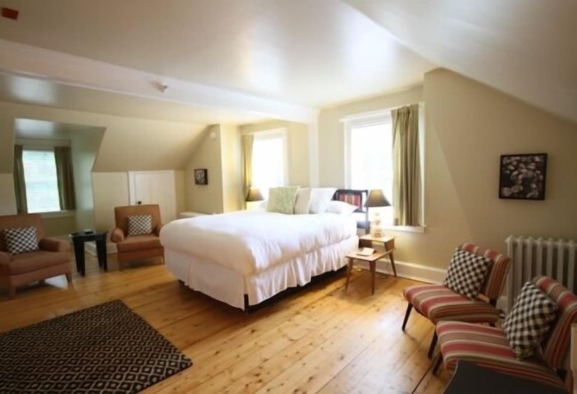 旅馆 Snapdragon Inn