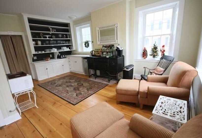 旅馆 Snapdragon Inn