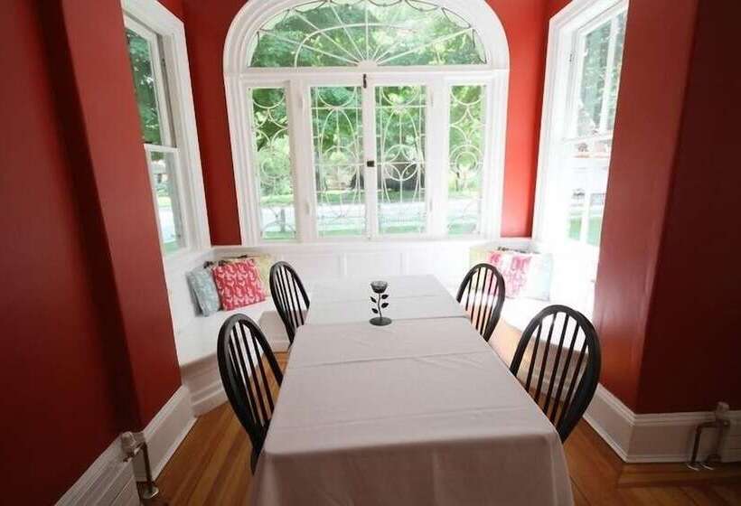 旅馆 Snapdragon Inn