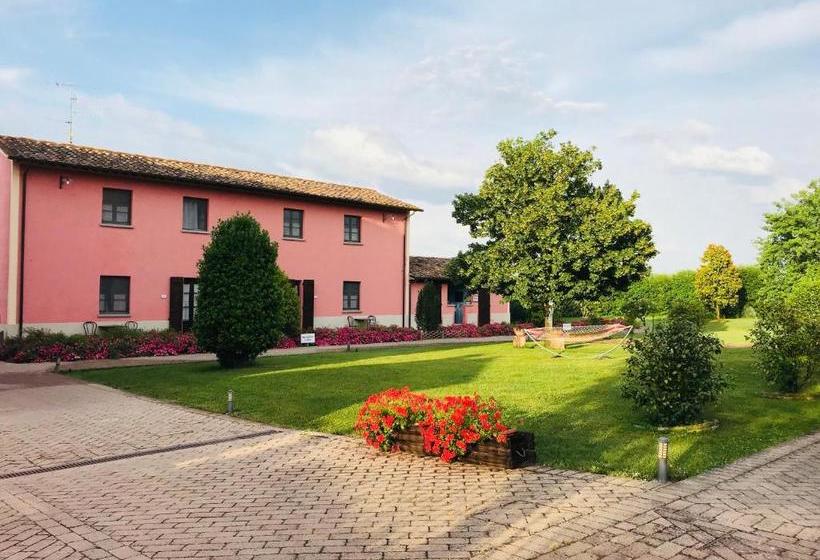 ホテル Antico Borgo De Romolini