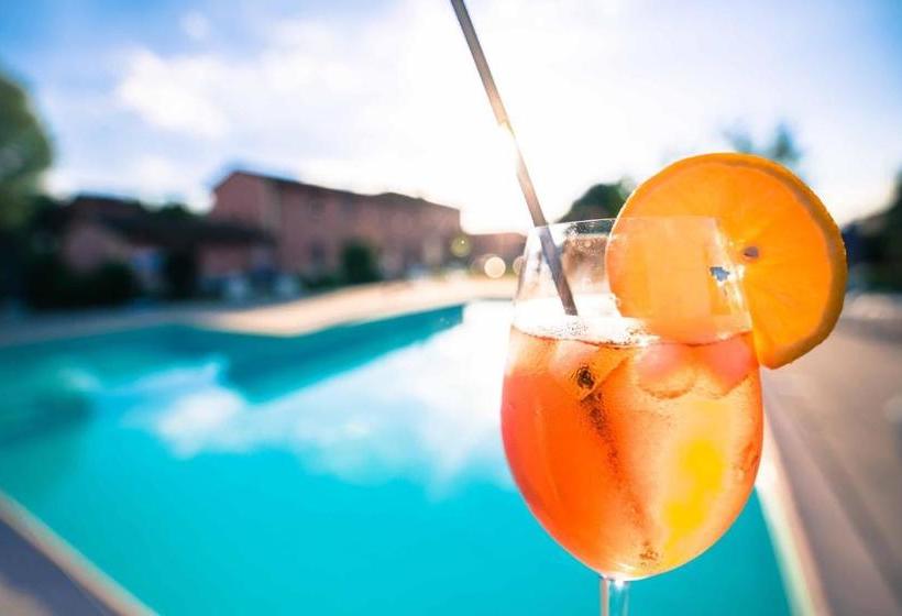 ホテル Antico Borgo De Romolini