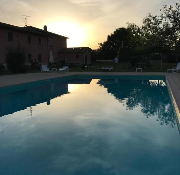 ホテル Antico Borgo De Romolini