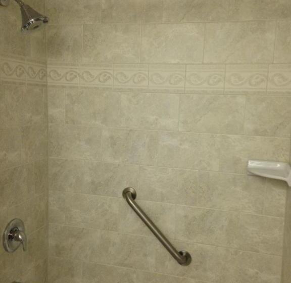 מוטל Bancroft Inn & Suites