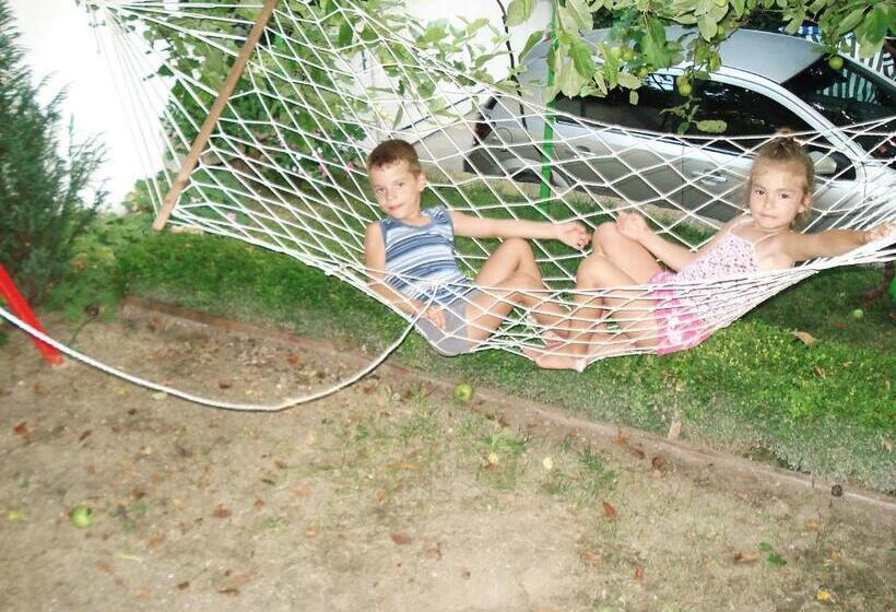 פנסיון Villa Exotica