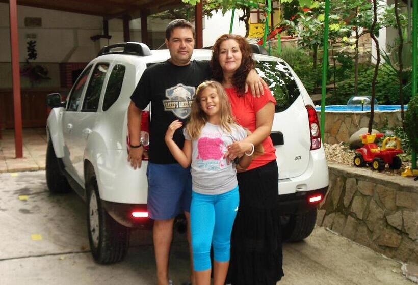 פנסיון Villa Exotica