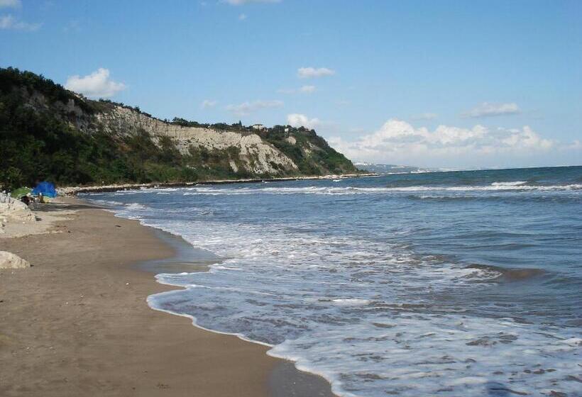 פנסיון Villa Exotica