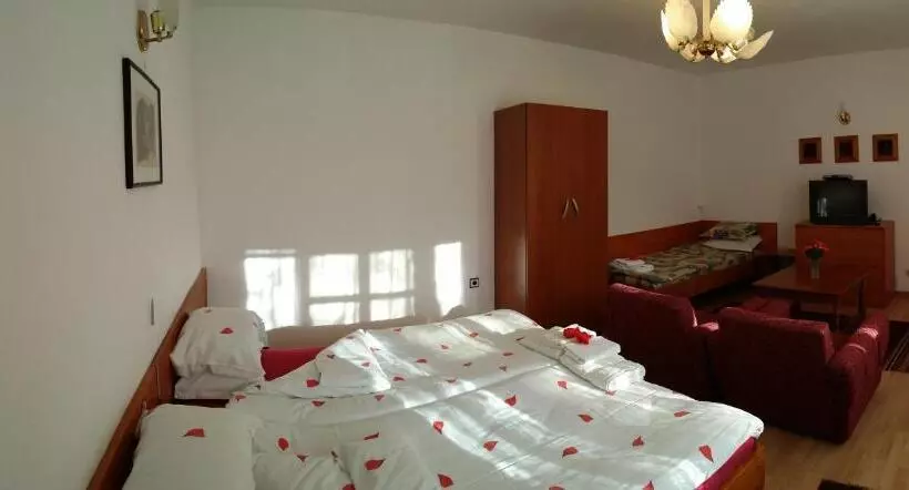 پانسیون Villa Exotica