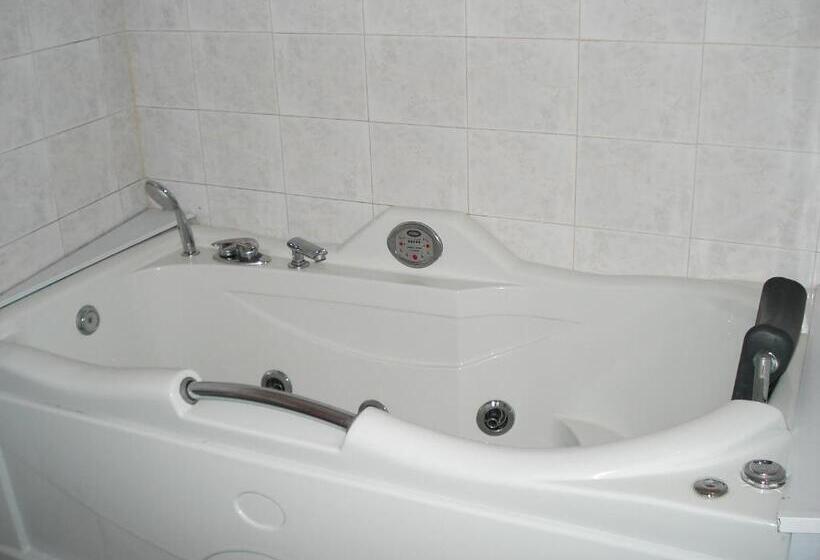 פנסיון Villa Exotica