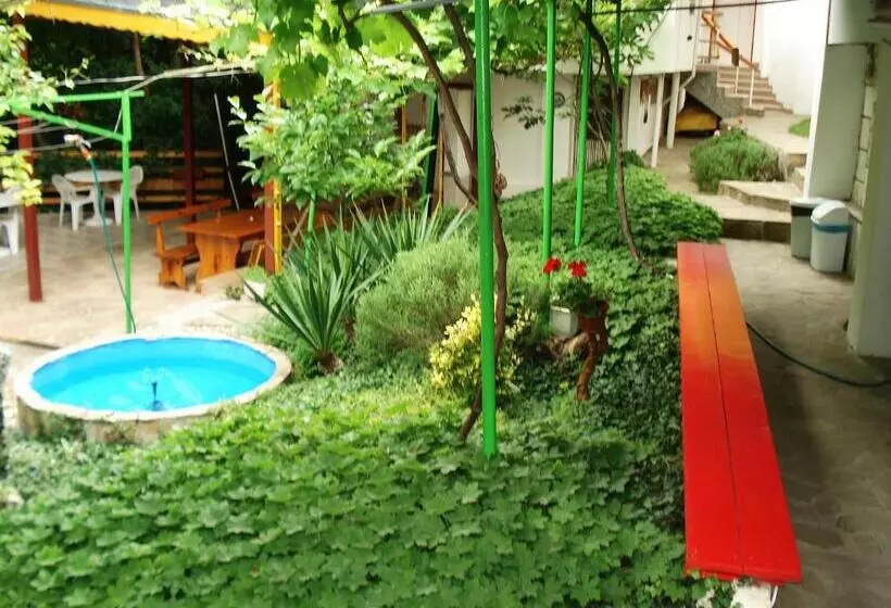پانسیون Villa Exotica