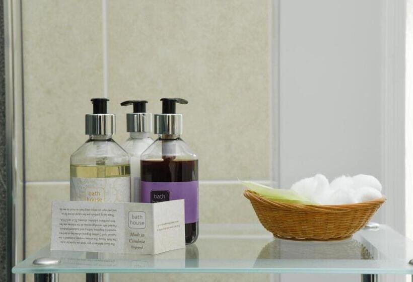 بنسيون West View