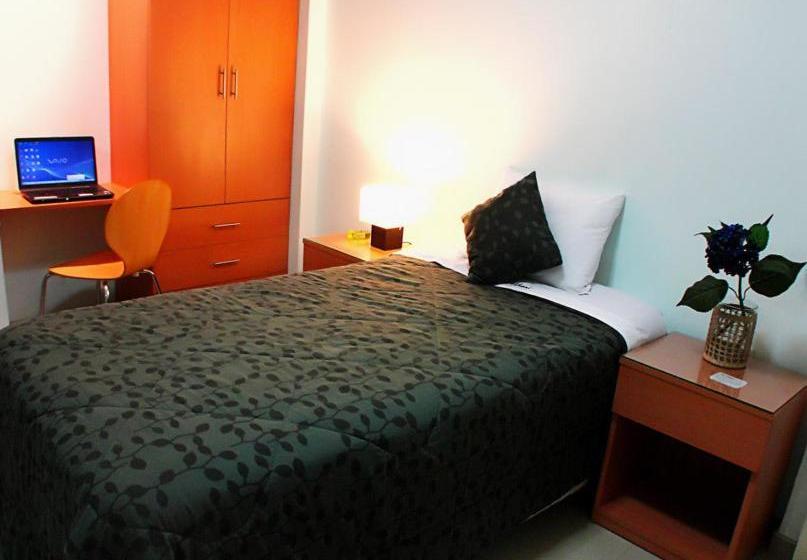 هاستل Hikari Hostal