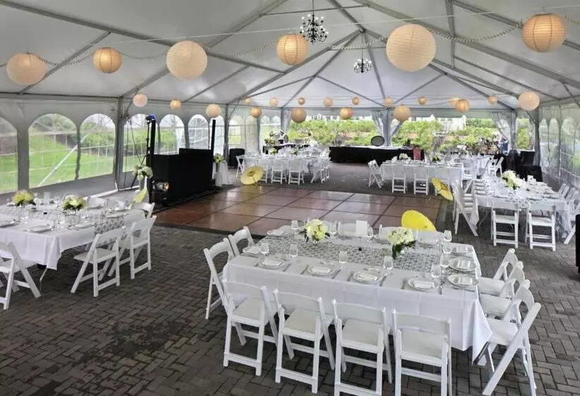 Retkeilymaja Inn On Boltwood