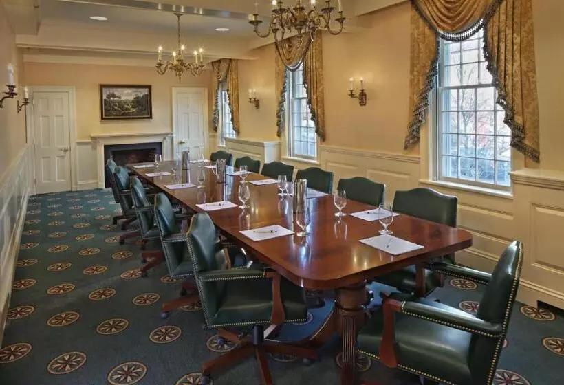 Retkeilymaja Inn On Boltwood