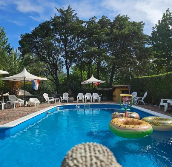 הוסטל Posada Aitue