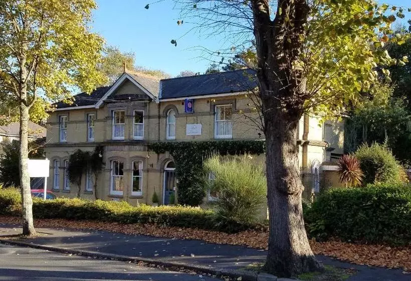 Aamiaismajoitus (B&B) Foxhills Of Shanklin