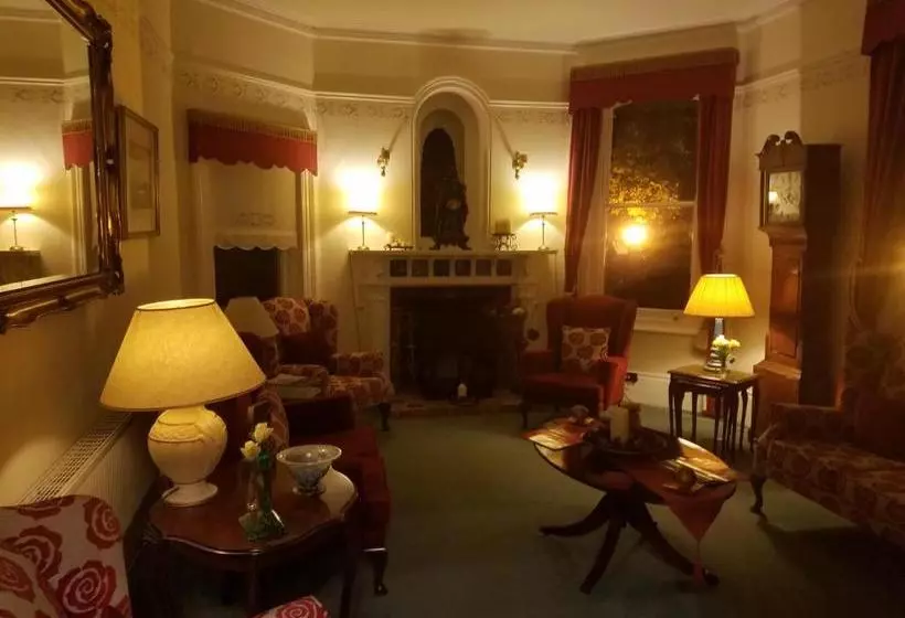 Aamiaismajoitus (B&B) Foxhills Of Shanklin