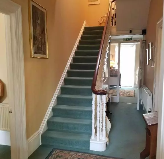 Aamiaismajoitus (B&B) Foxhills Of Shanklin