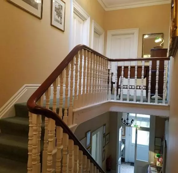 Aamiaismajoitus (B&B) Foxhills Of Shanklin