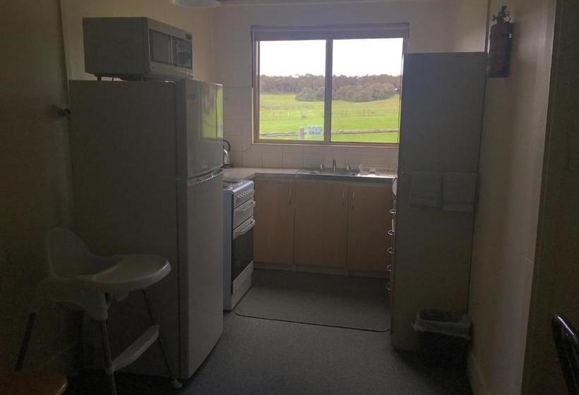 هتل Sunflowers Animal Farm & Farmstay