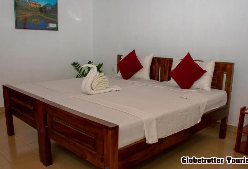 פנסיון Globetrotter Tourist Inn