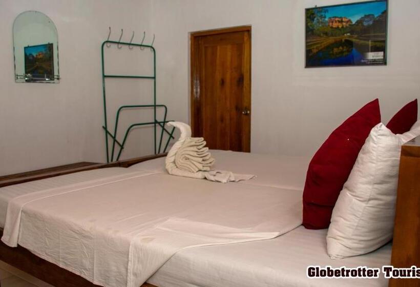 פנסיון Globetrotter Tourist Inn