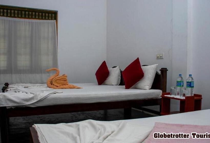 פנסיון Globetrotter Tourist Inn