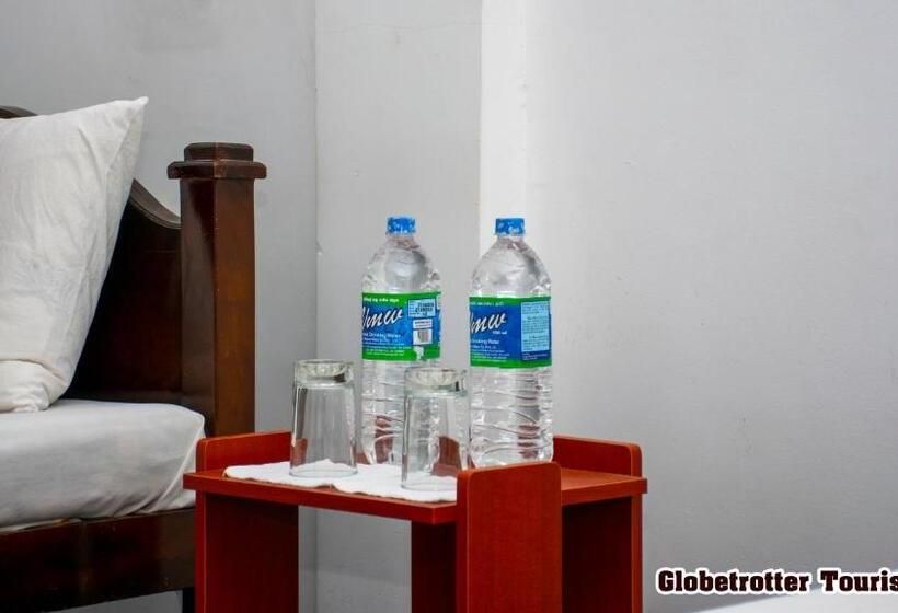 פנסיון Globetrotter Tourist Inn