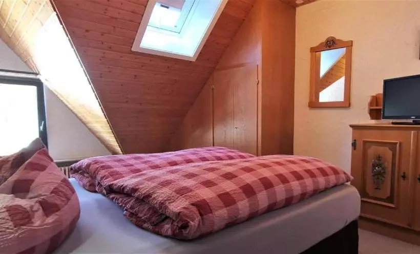 Majatalo Gästehaus Behabühl