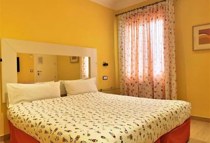 پانسیون Hostal Arco Iris