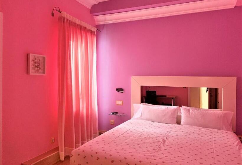 پانسیون Hostal Arco Iris