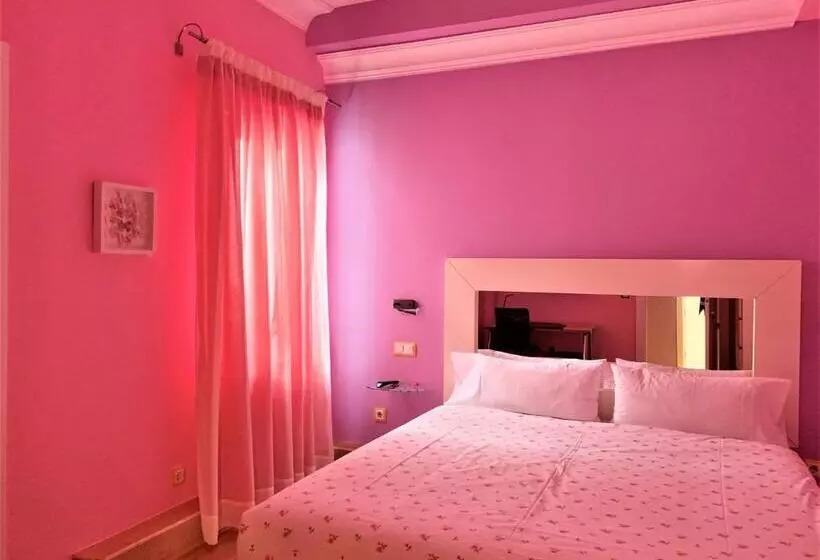 پانسیون Hostal Arco Iris