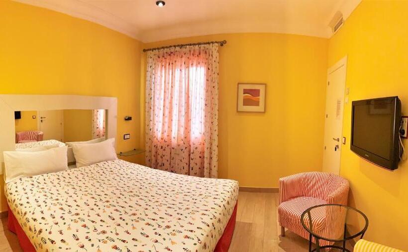 پانسیون Hostal Arco Iris