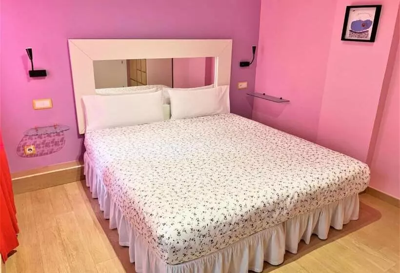 پانسیون Hostal Arco Iris