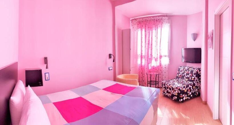 پانسیون Hostal Arco Iris