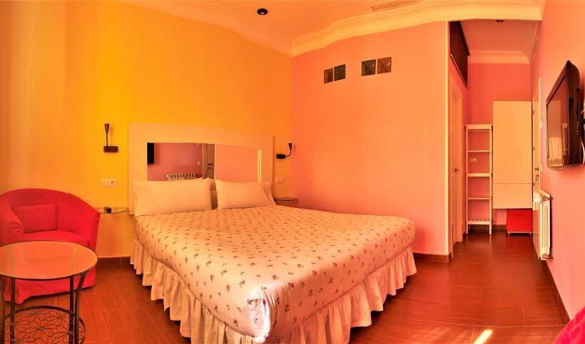 پانسیون Hostal Arco Iris
