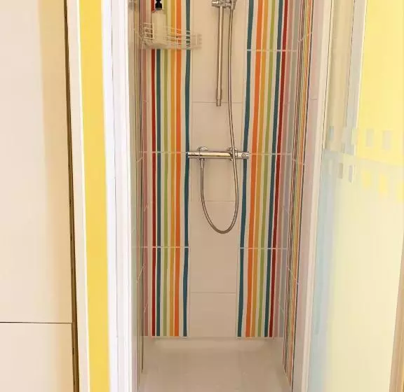 پانسیون Hostal Arco Iris