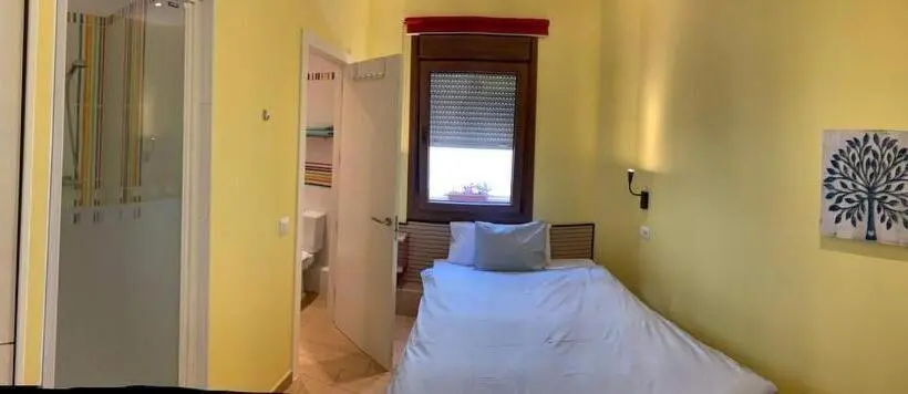 پانسیون Hostal Arco Iris