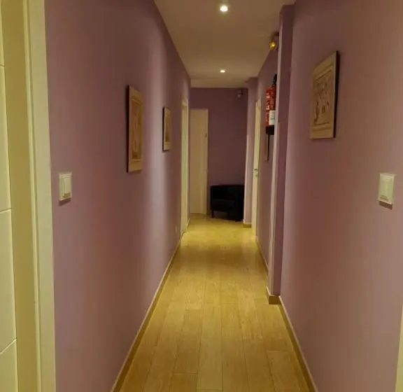 پانسیون Hostal Arco Iris