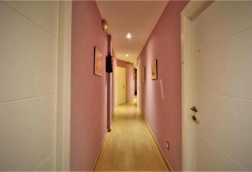 پانسیون Hostal Arco Iris