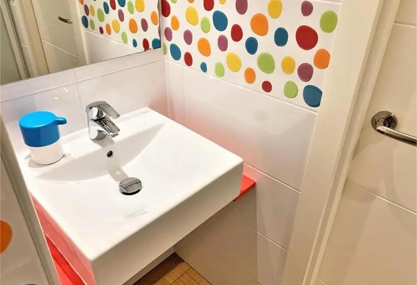 پانسیون Hostal Arco Iris