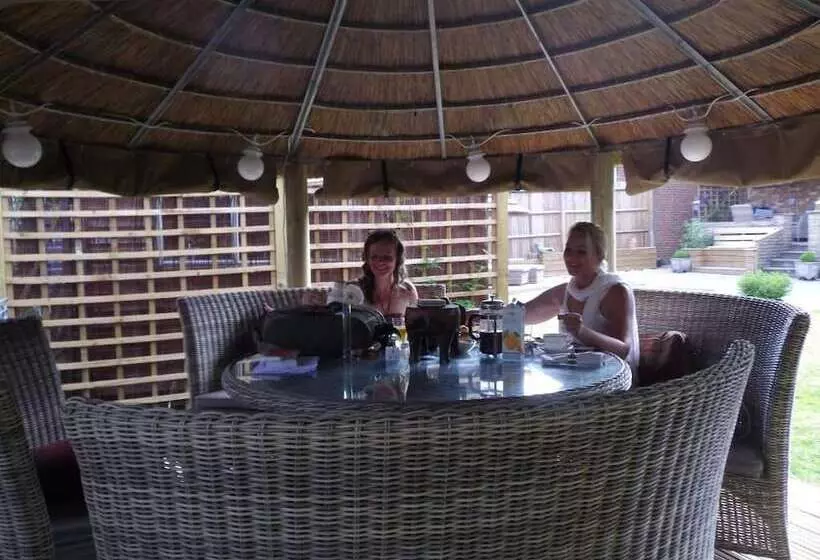 Majatalo Richmond Lane Guest House   Aa Accredited